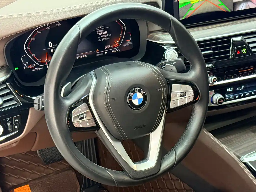 BMW 5 Series — фото 4