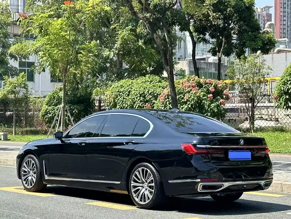 BMW 7 Series — фото 5