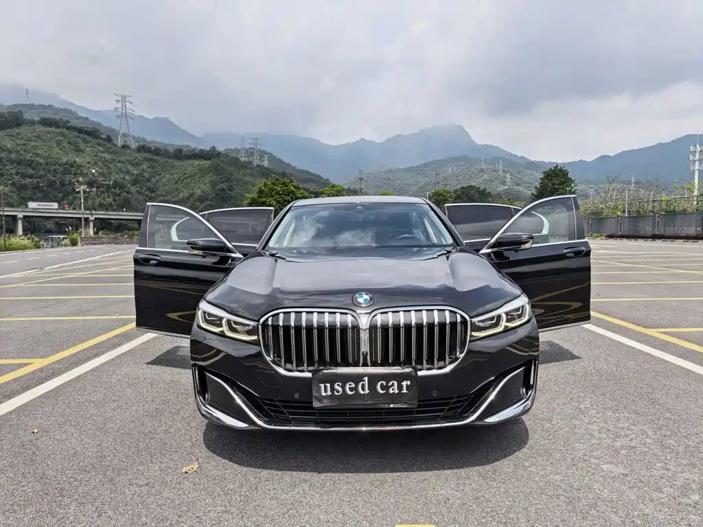BMW 7 Series — фото 2
