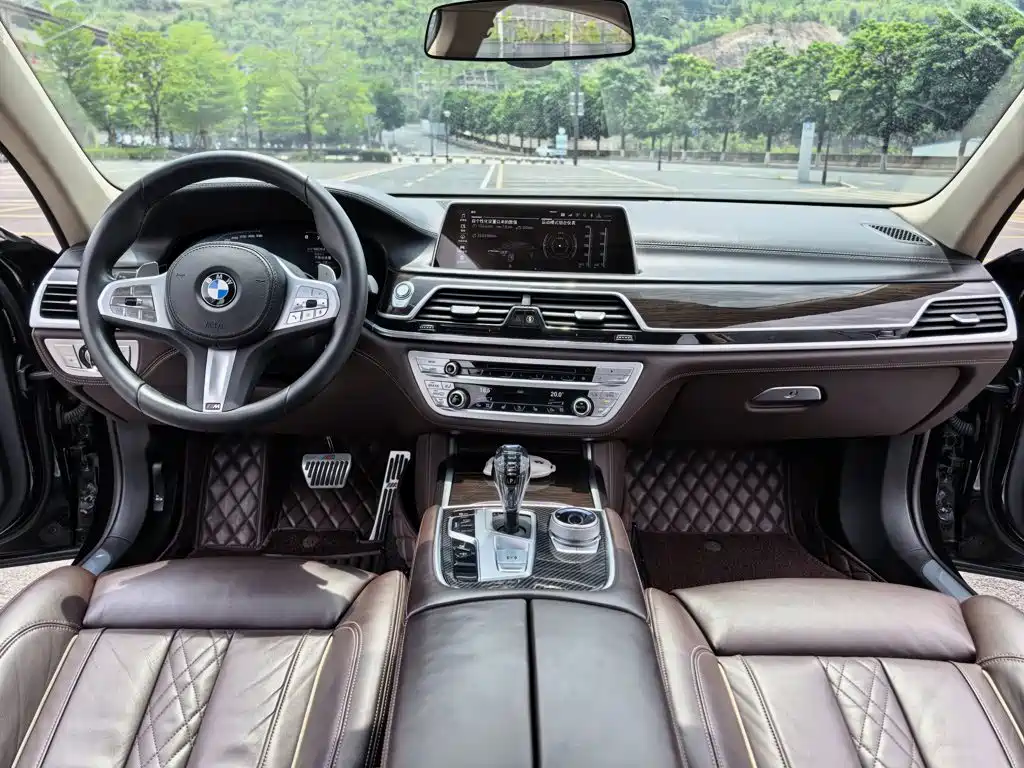 BMW 7 Series — фото 6