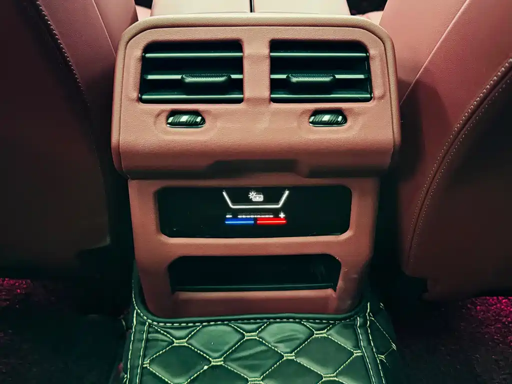 BMW 5 Series — фото 8