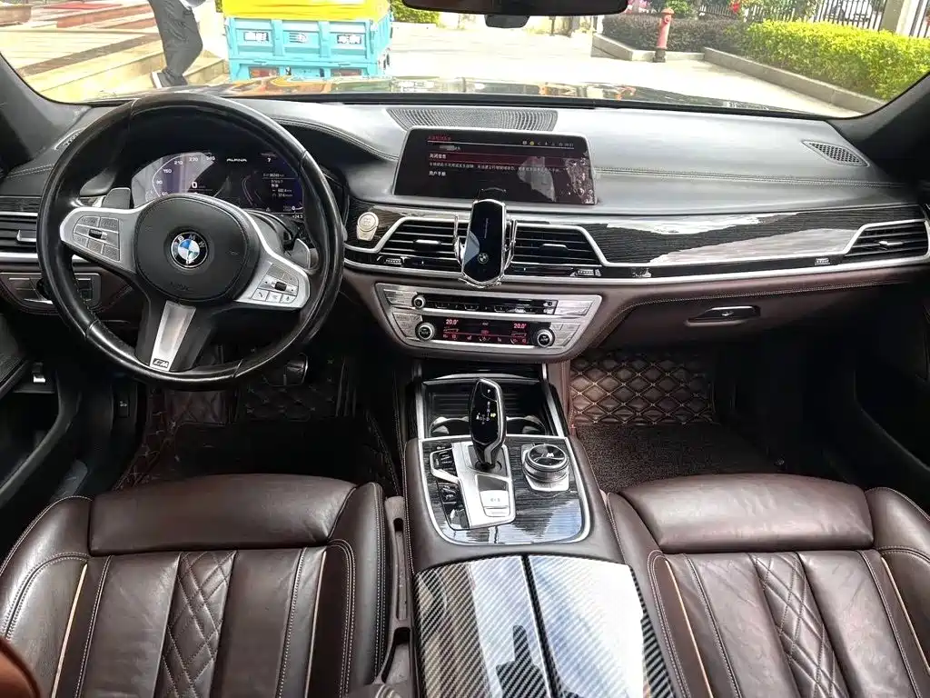 BMW 7 Series — фото 4