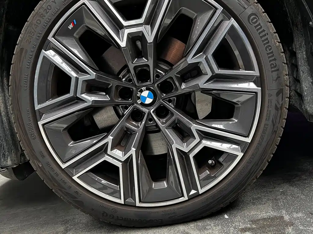 BMW 5 Series — фото 4