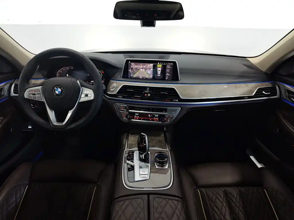 BMW 7 Series — фото 5