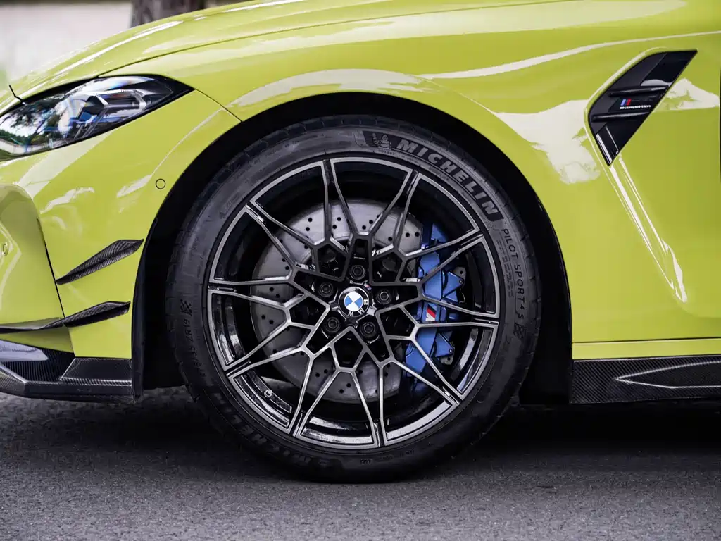 BMW M4 — фото 4