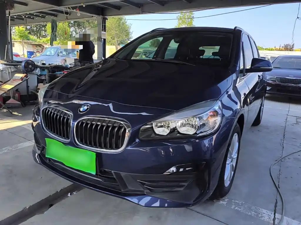 BMW 2 Series Active Tourer — фото 2