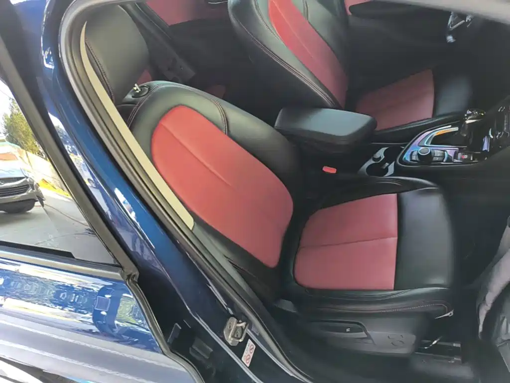 BMW 2 Series Active Tourer — фото 25