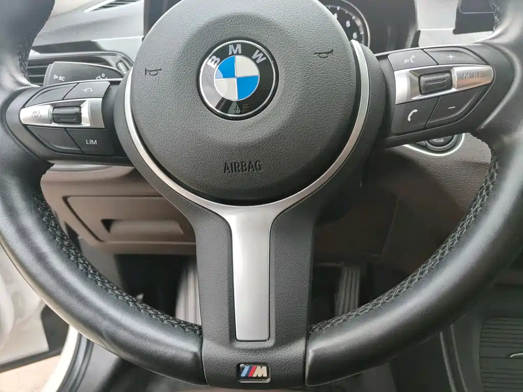 BMW X1 — фото 8