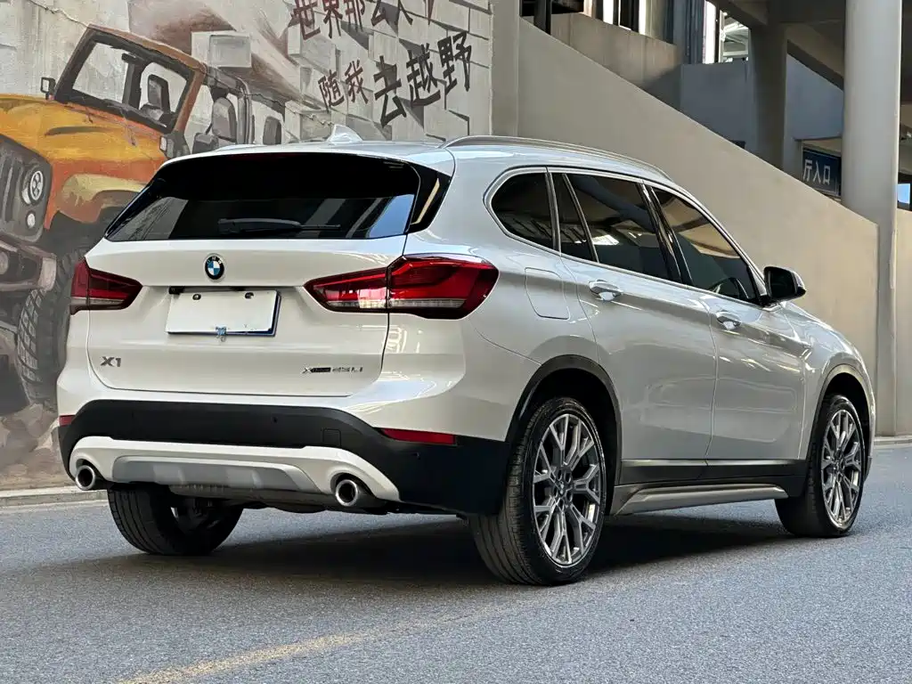 BMW X1 — фото 5