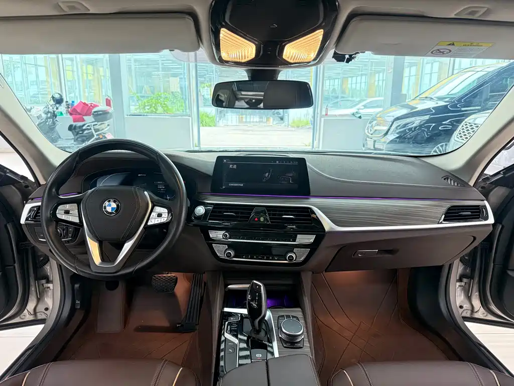 BMW 5 Series New Energy — фото 7
