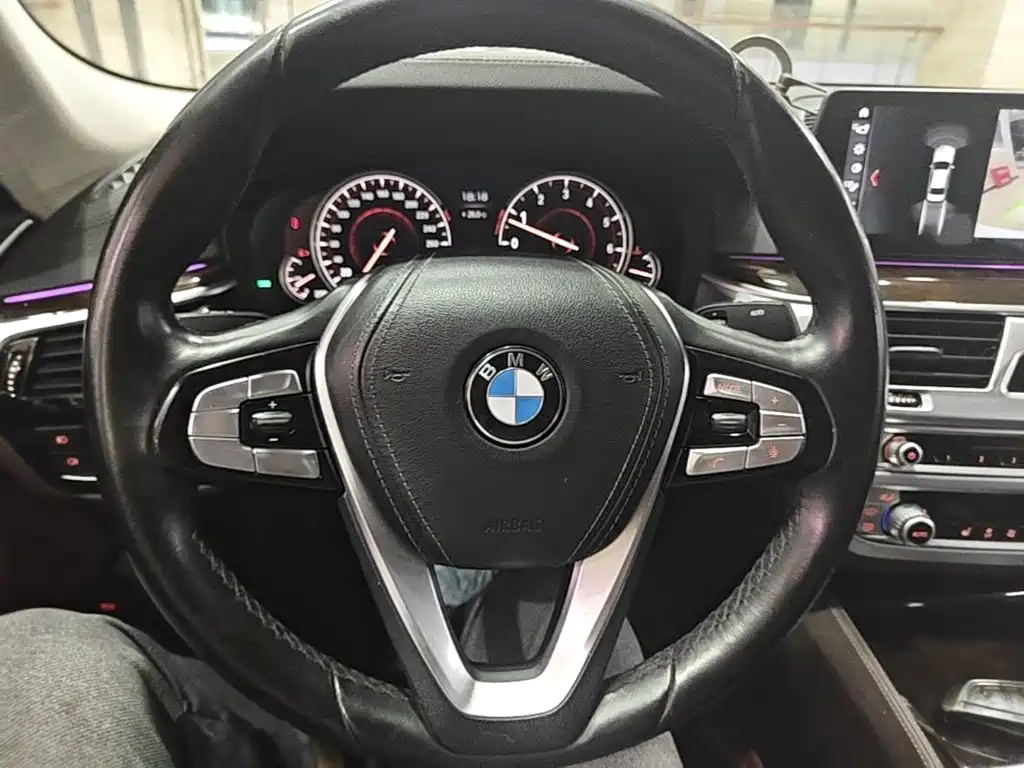 BMW 5 Series — фото 11