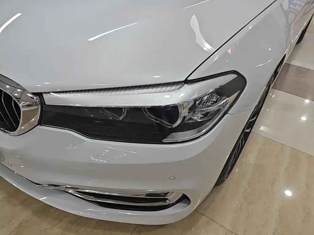 BMW 5 Series — фото 24