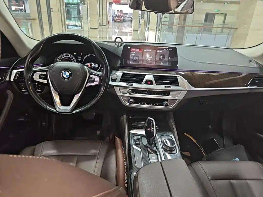 BMW 5 Series — фото 10