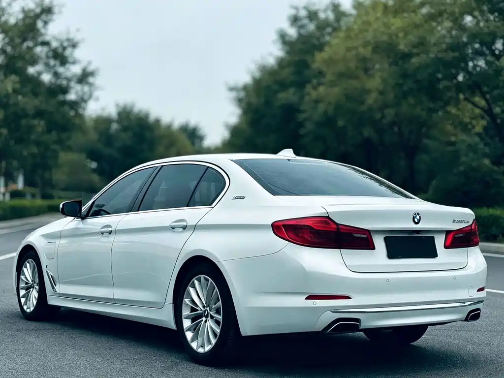 BMW 5 Series New Energy — фото 4