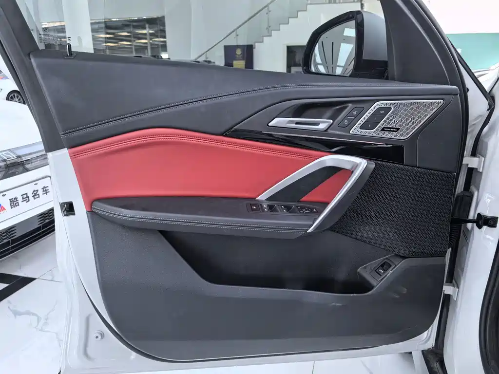 BMW X1 — фото 4