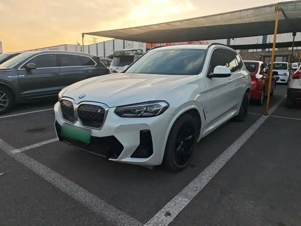 BMW iX3 — фото 2