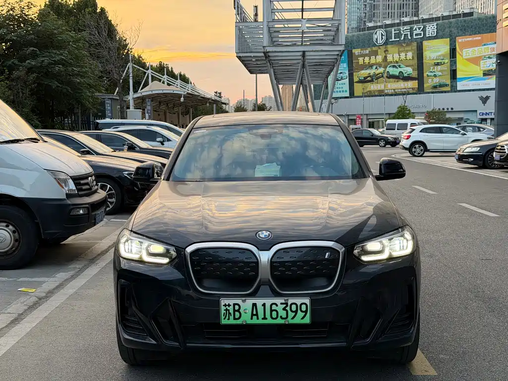 BMW iX3 — фото 2