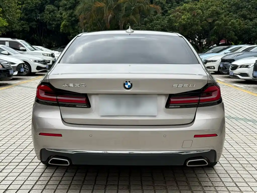 BMW 5 Series — фото 23