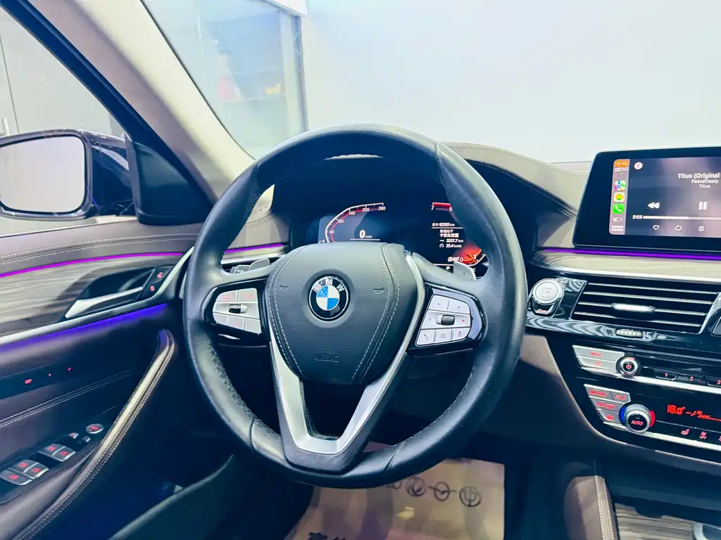 BMW 5 Series — фото 14
