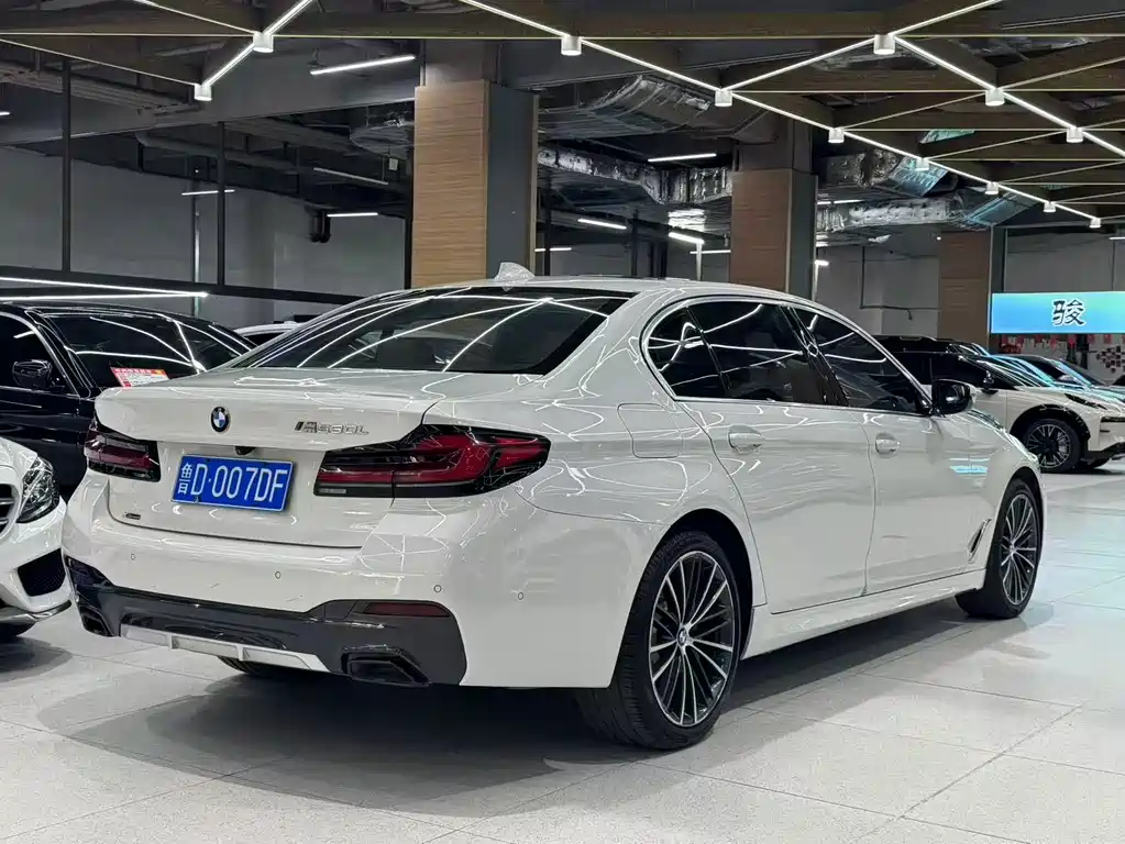 BMW 5 Series — фото 4