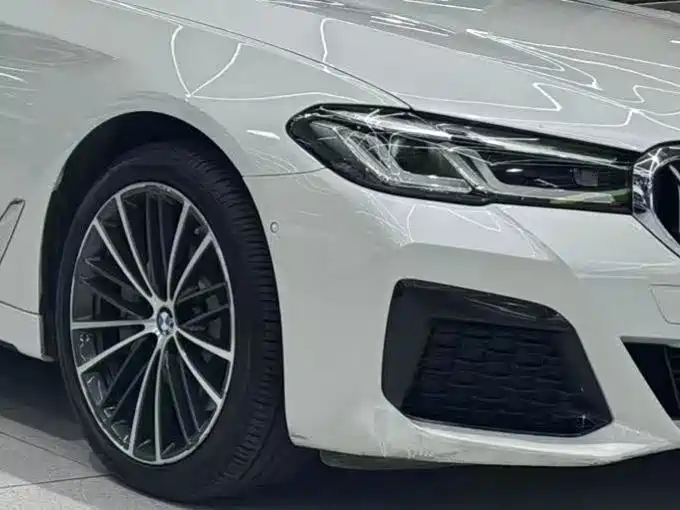 BMW 5 Series — фото 10