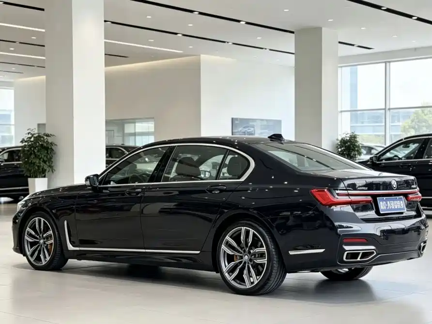 BMW 7 Series — фото 7