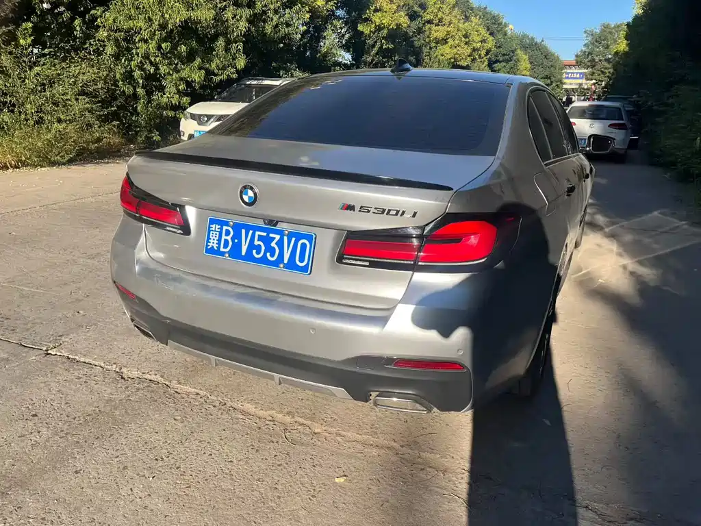 BMW 5 Series — фото 4