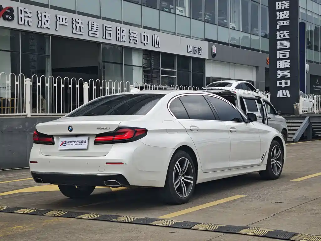 BMW 5 Series — фото 4