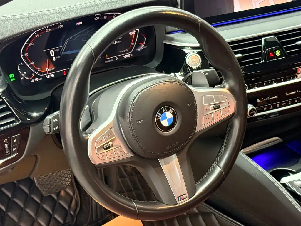 BMW 5 Series — фото 4