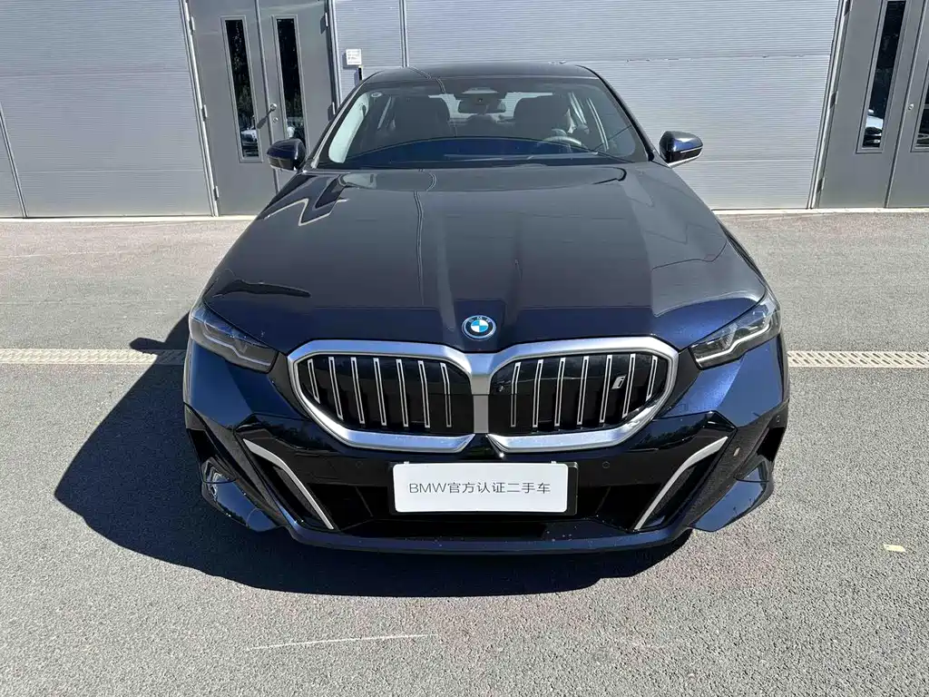 BMW i5 — фото 2