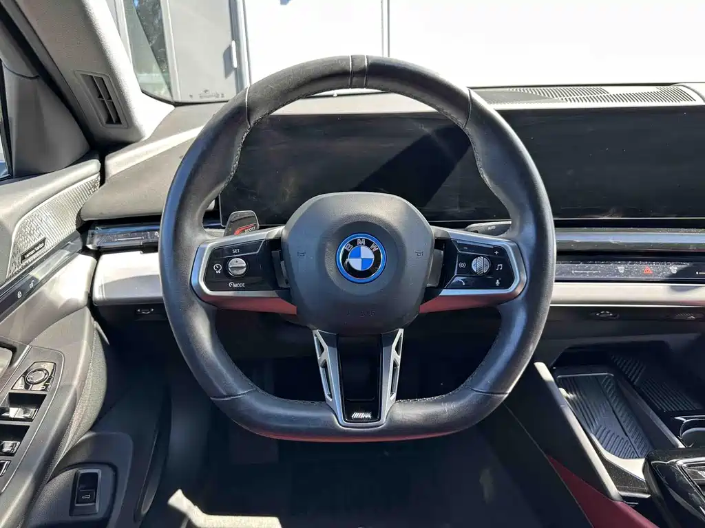 BMW i5 — фото 7