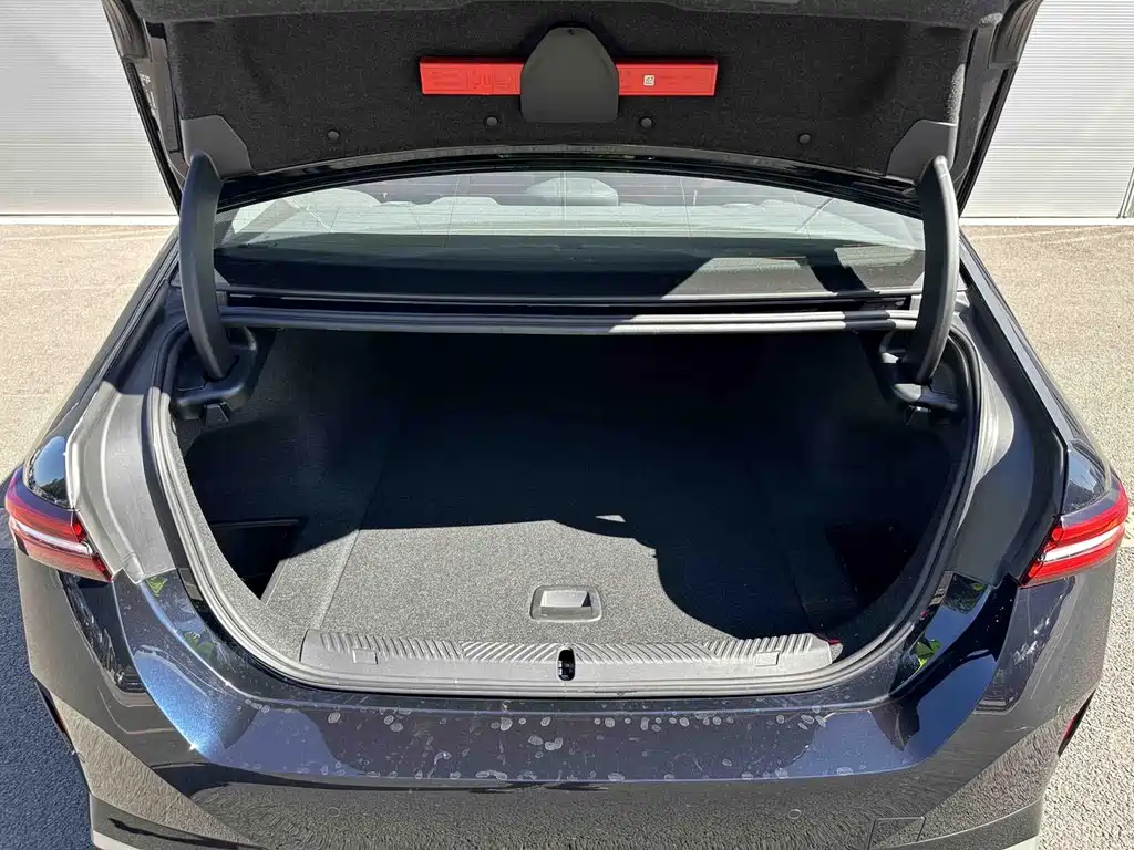 BMW i5 — фото 10