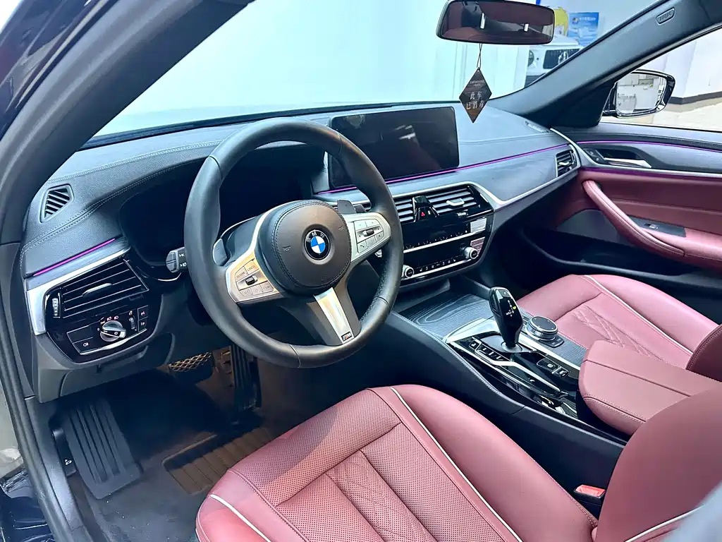 BMW 5 Series — фото 9