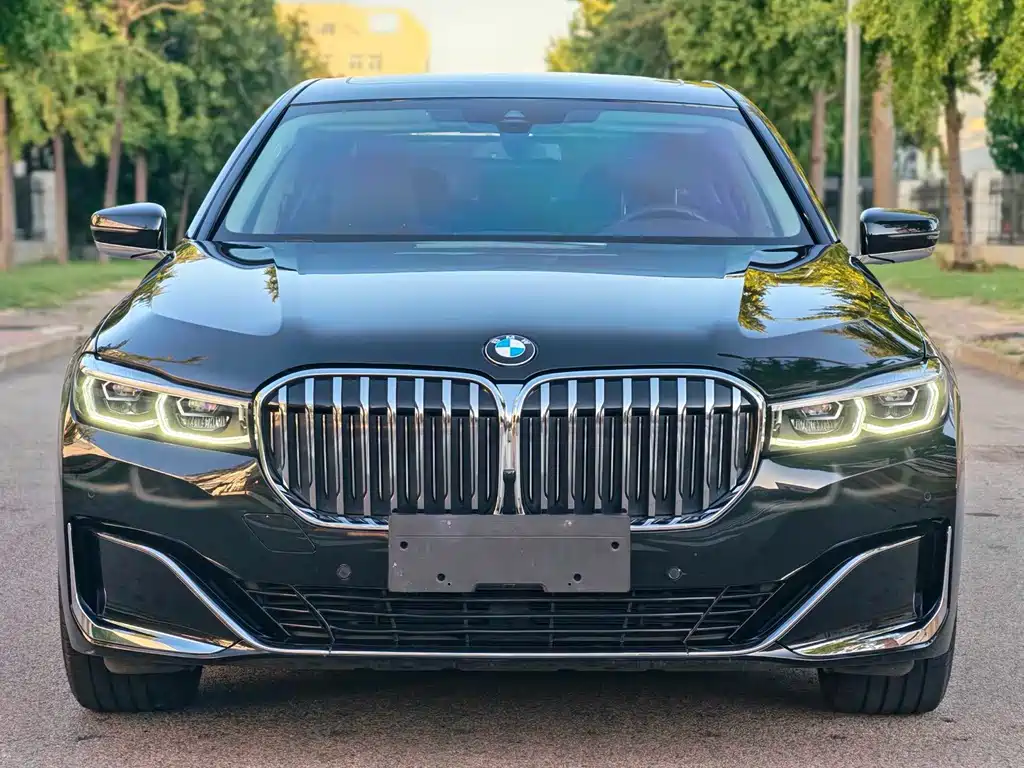 BMW 7 Series — фото 2