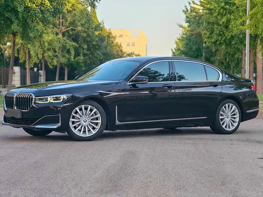 BMW 7 Series — фото 3