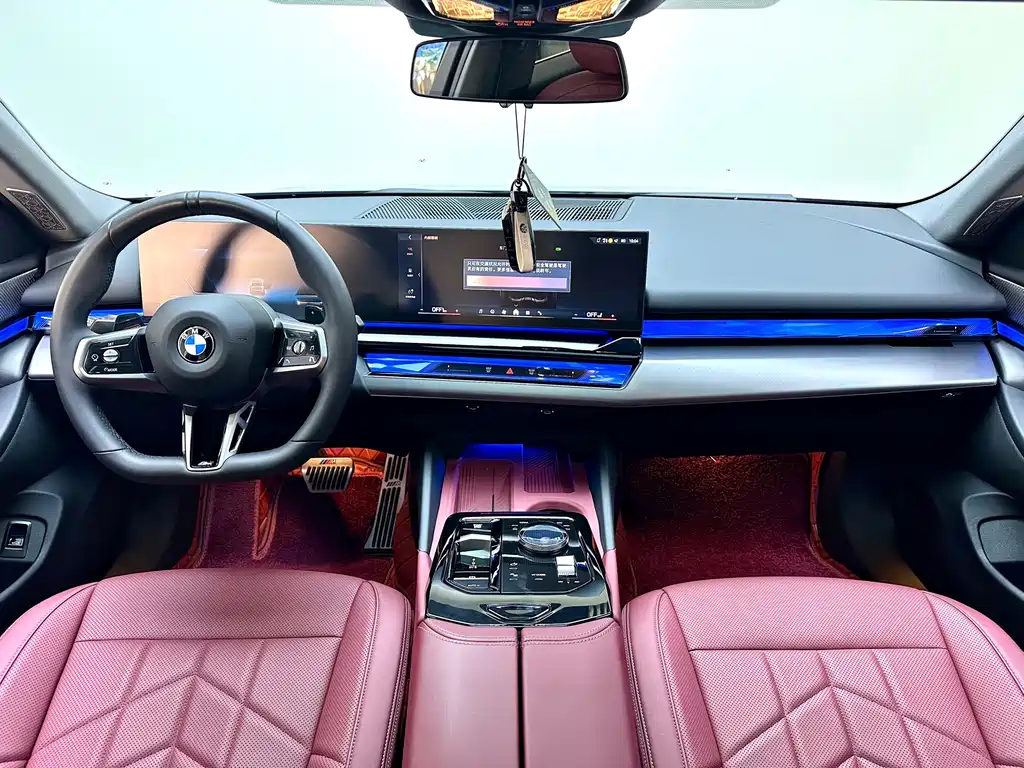 BMW 5 Series — фото 13