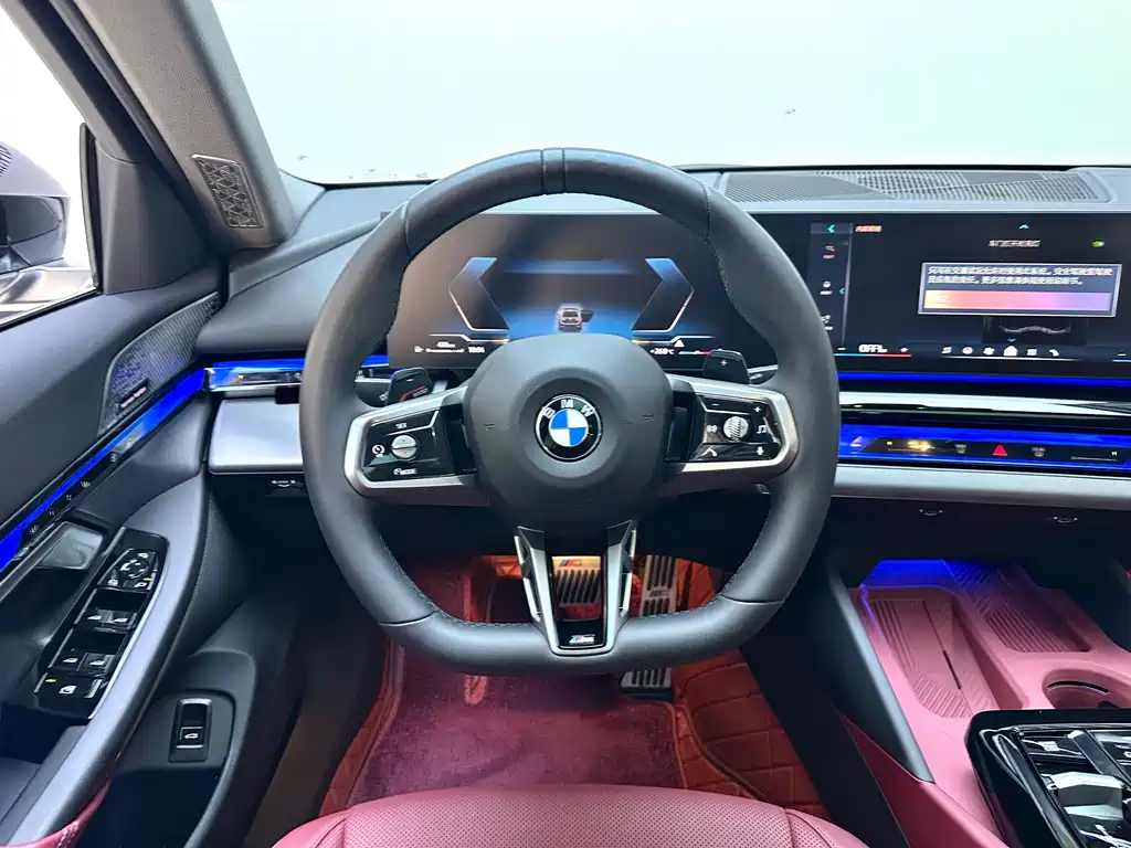 BMW 5 Series — фото 14