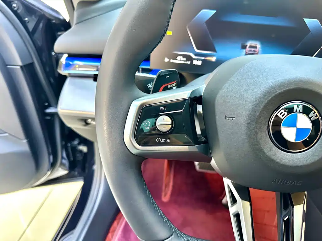 BMW 5 Series — фото 15