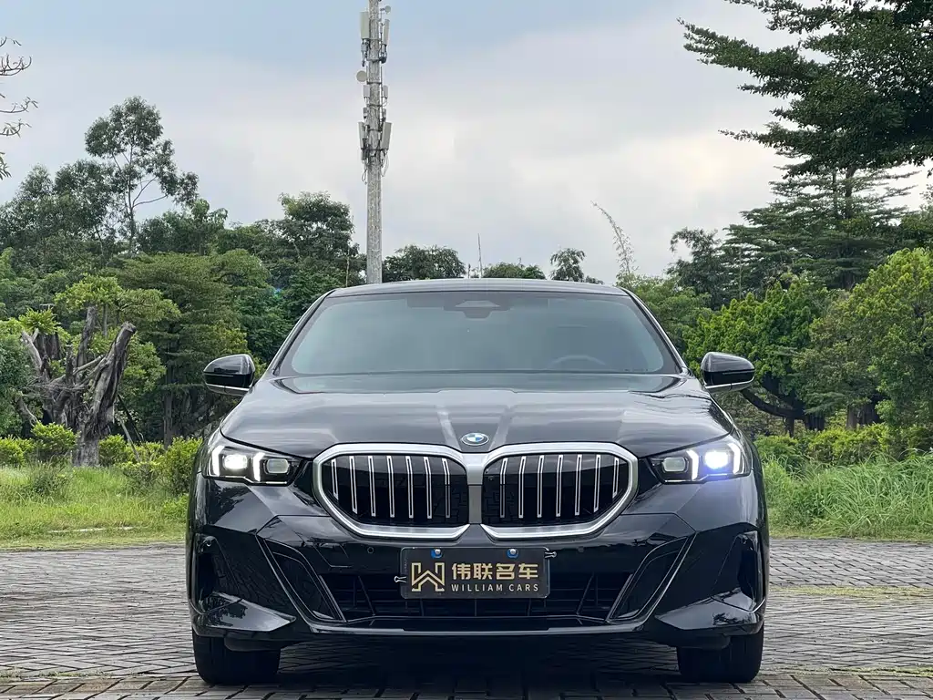 BMW 5 Series — фото 2