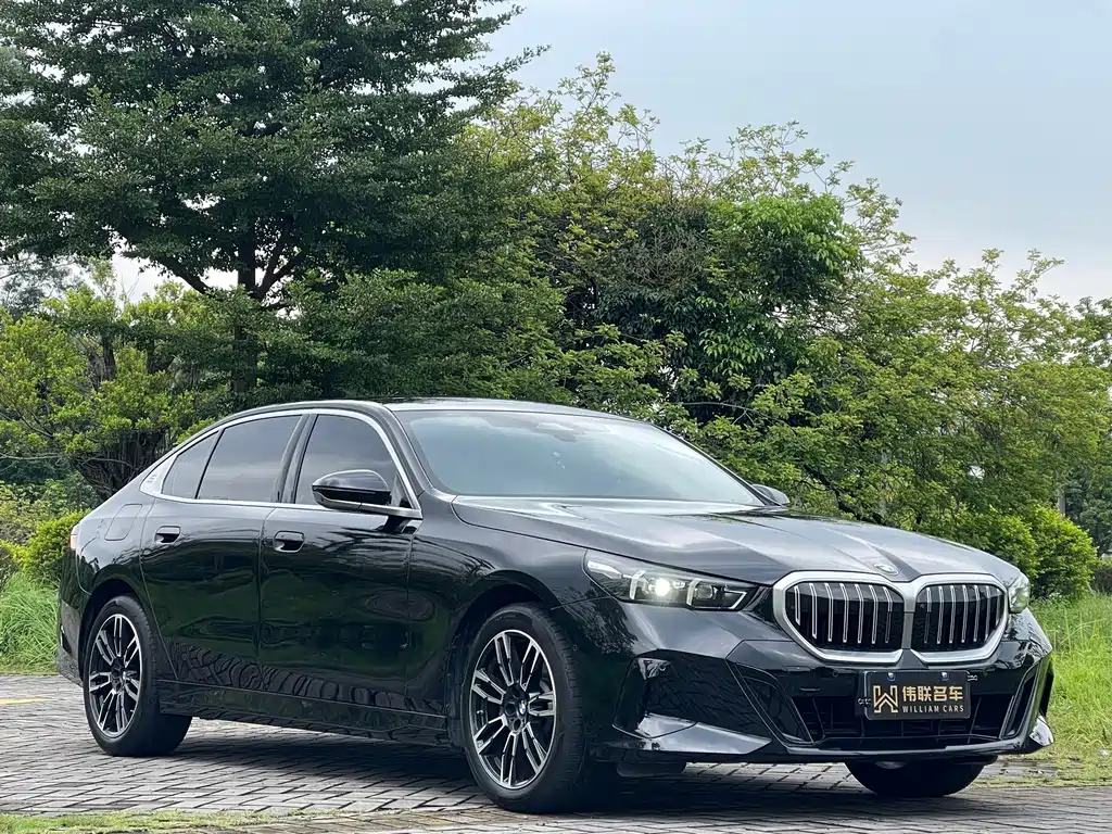 BMW 5 Series — фото 3