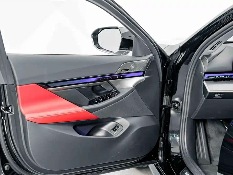 BMW 5 Series — фото 17