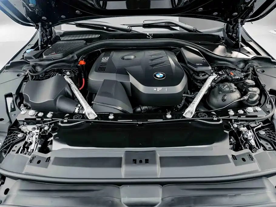 BMW 5 Series — фото 25