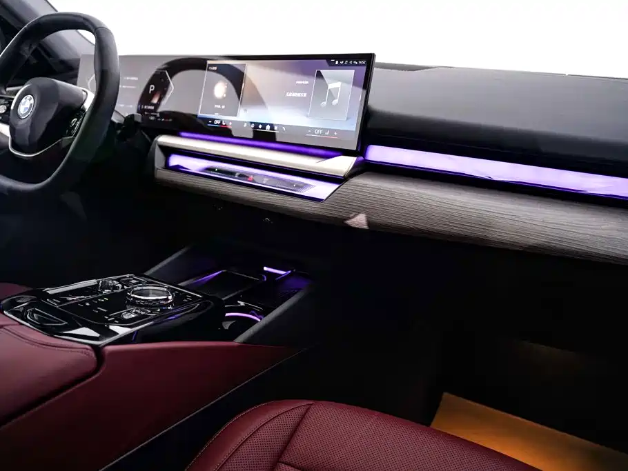 BMW 5 Series — фото 24
