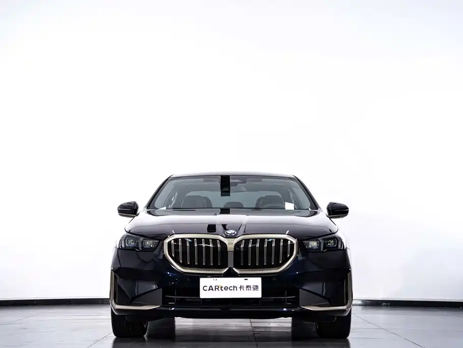 BMW 5 Series — фото 4