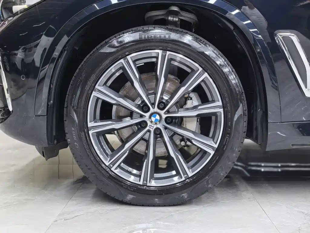 BMW X5 — фото 40