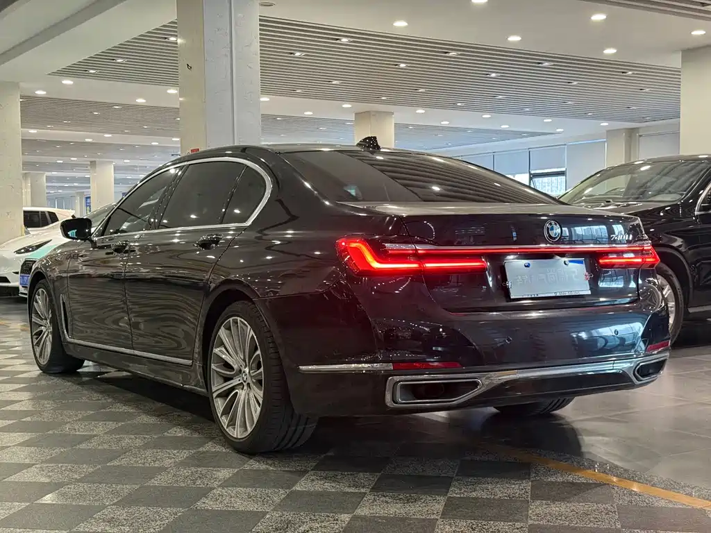 BMW 7 Series — фото 4