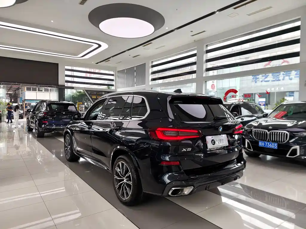 BMW X5 — фото 14