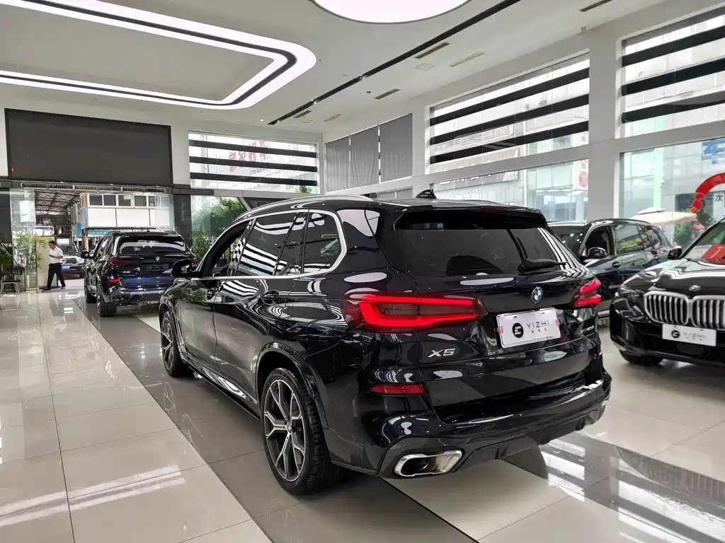 BMW X5 — фото 14