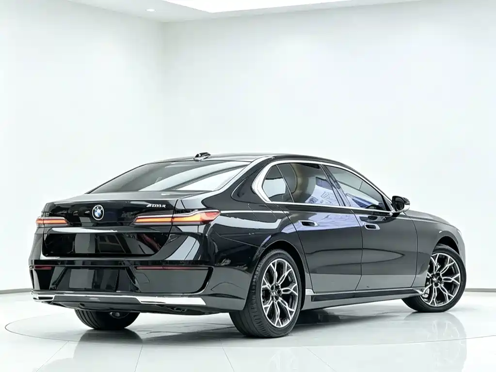 BMW 7 Series — фото 5