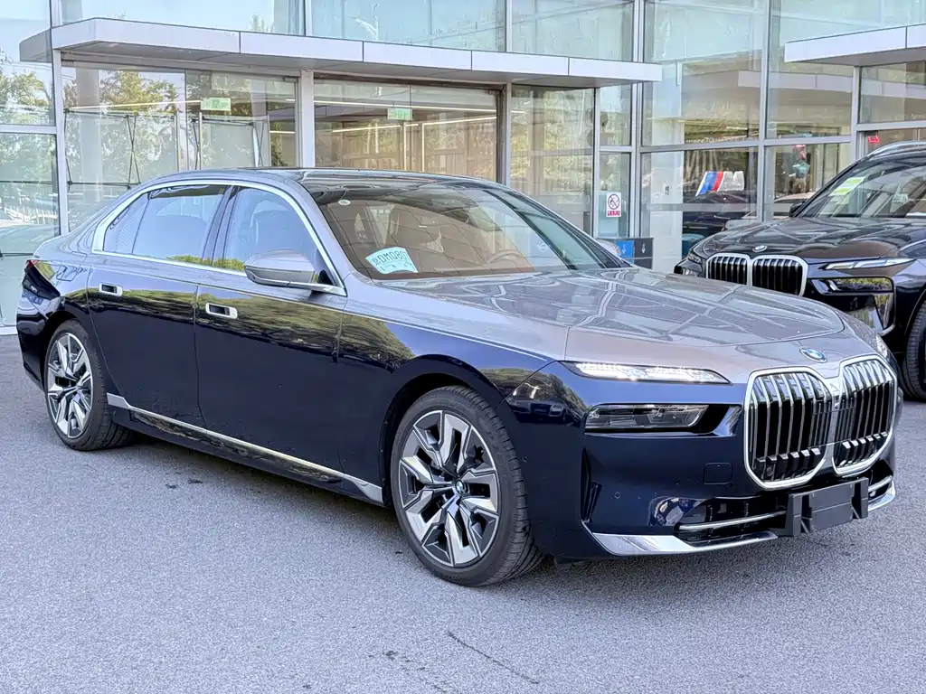 BMW 7 Series — фото 3
